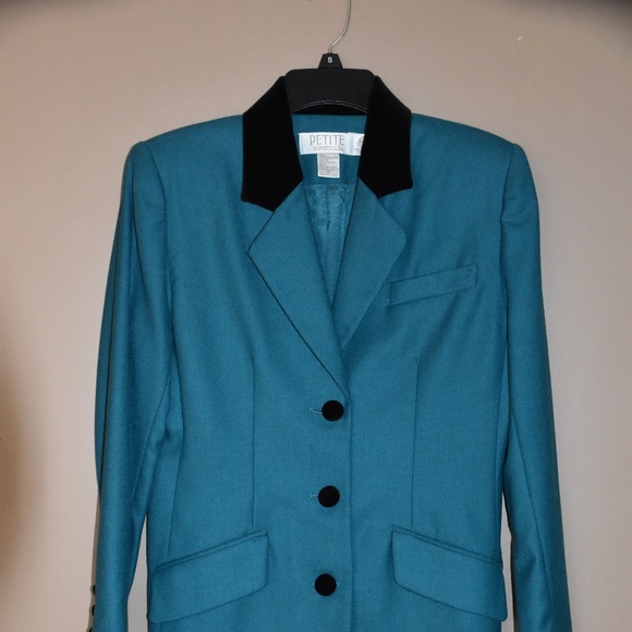 Ladies Dress Blazer ( Petite Sophisticate )  s. 6 - Picture 6 of 6